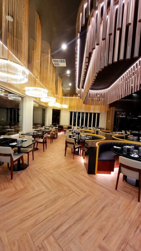 Celebration dining atmosphere at The Cray Belmont