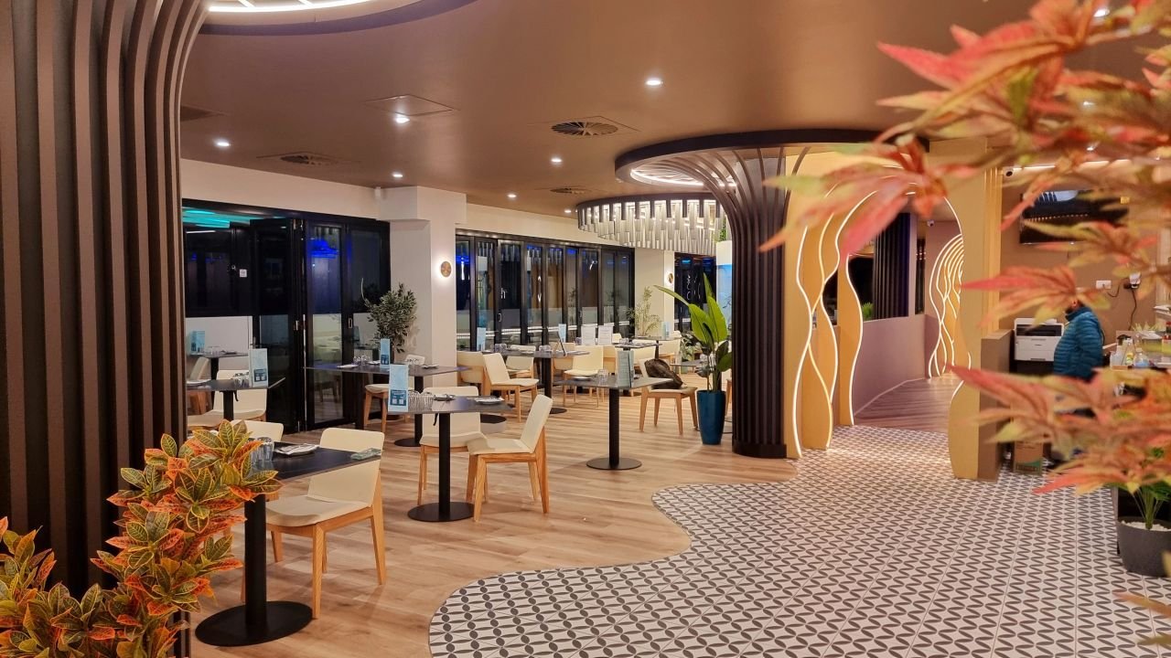 Elegant wedding and event dining atmosphere at The Cray Seafood & Grill Mandurah