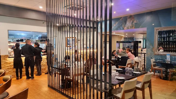Dining Ambience at TheCray Belmont